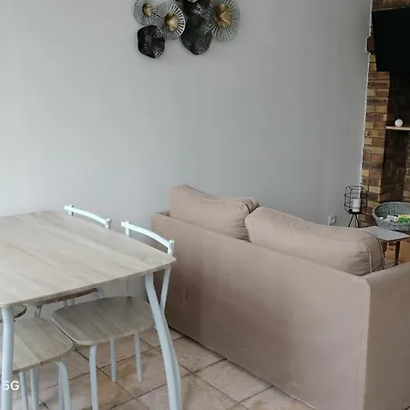 Apartamento Maison De Village Cosy Saint-Eustache-la-Foret